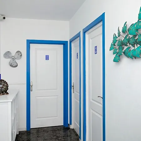 Neon Tenerife ゲストハウス Guaza