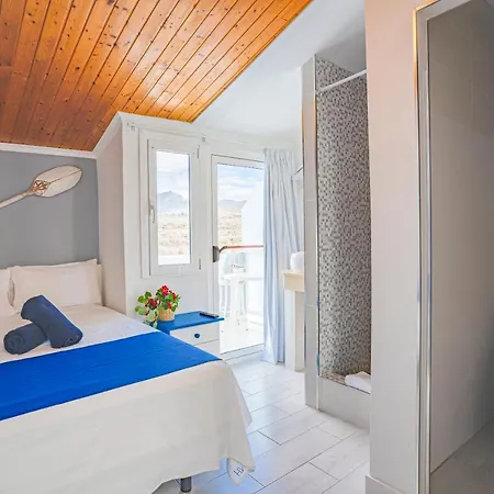 Neon Tenerife ゲストハウス Guaza