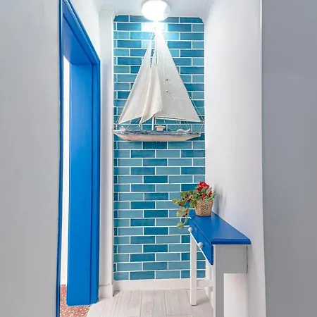 Neon Tenerife ゲストハウス 3*