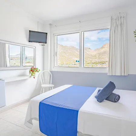 Neon Tenerife ゲストハウス