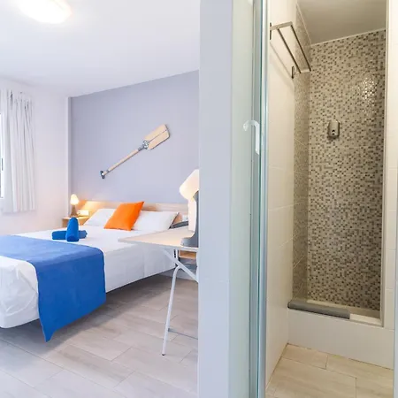 Neon Tenerife ゲストハウス 3*