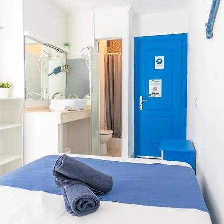 Neon Tenerife 게스트하우스 3*