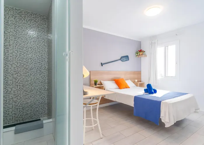 Neon Tenerife Gasthuis 3*