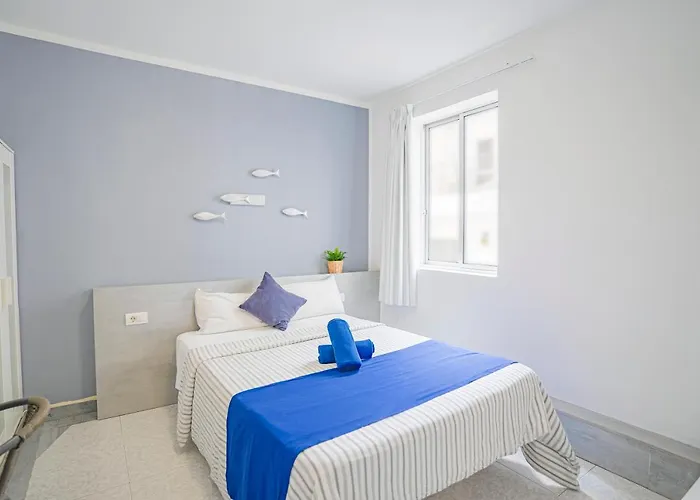 בית הארחה Neon Tenerife 3*