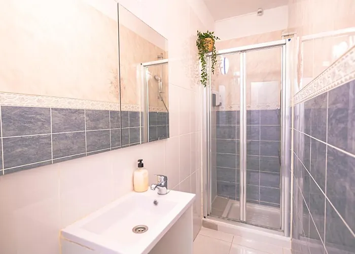 בית הארחה Neon Tenerife 3*