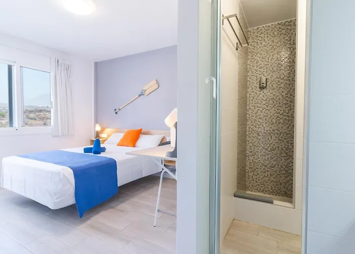 Neon Tenerife Pensionat 3*