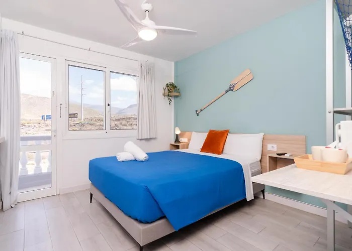 Neon Tenerife 3* Гуаса